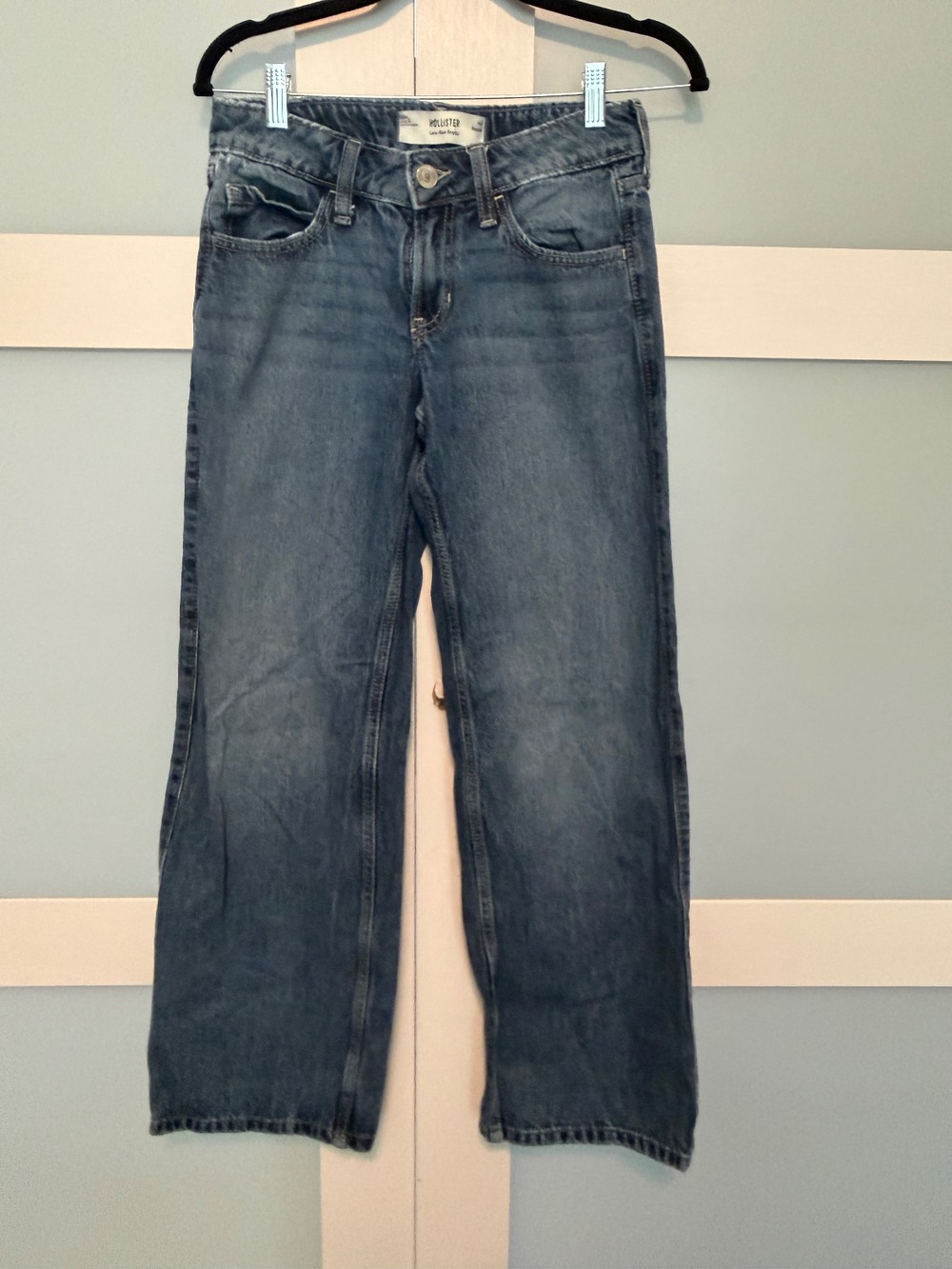 Hollister Low-Rise Baggy Jeans 00R (W 24 Regular)